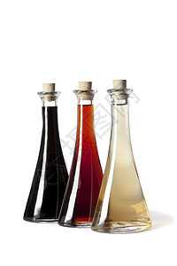 白底三瓶不同类型醋的白底三瓶图片