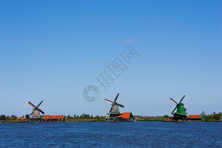 荷兰的MillsinHolland荷兰的传统和直接里程碑背景图片