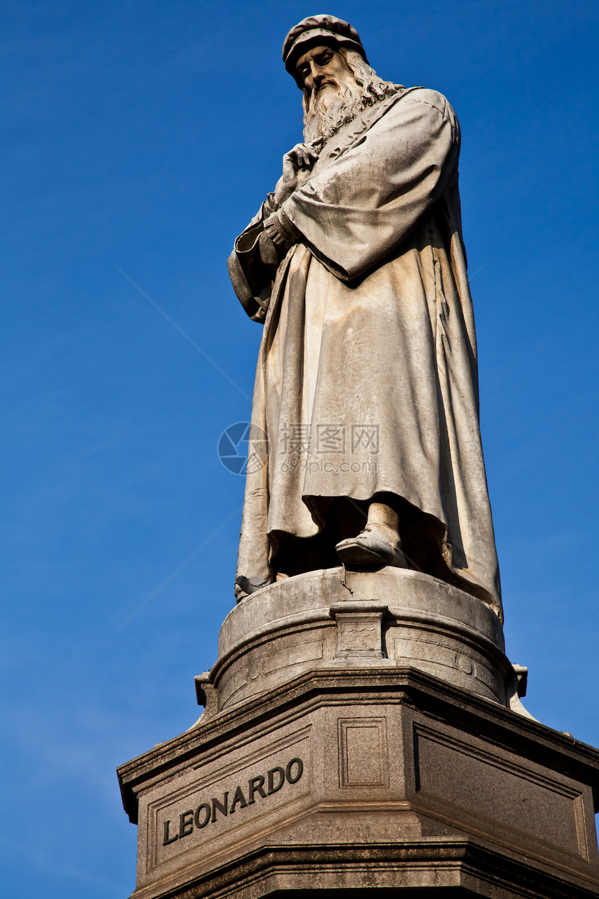 米兰拉诺莱昂纳多达芬奇著名雕像米拉诺皮耶斯卡广场图片