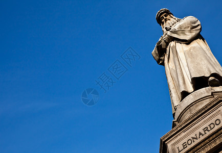 米兰拉诺莱昂纳多达芬奇著名雕像米拉诺皮耶斯卡广场背景图片