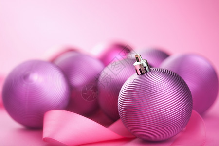 紫色圣诞节球图片