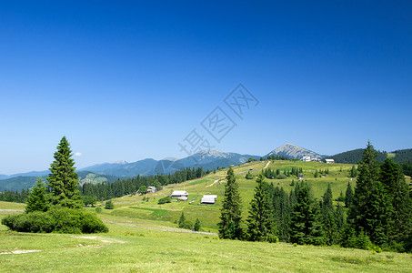 蓝色天空的山地高清图片