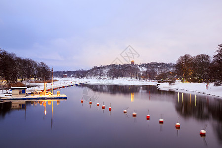瑞典斯德哥尔摩冬季湖景观图片