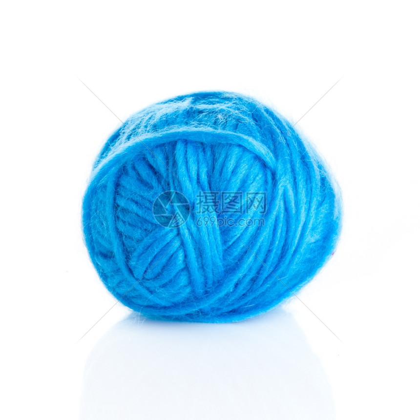 白色背景上编织线条的蓝球图片