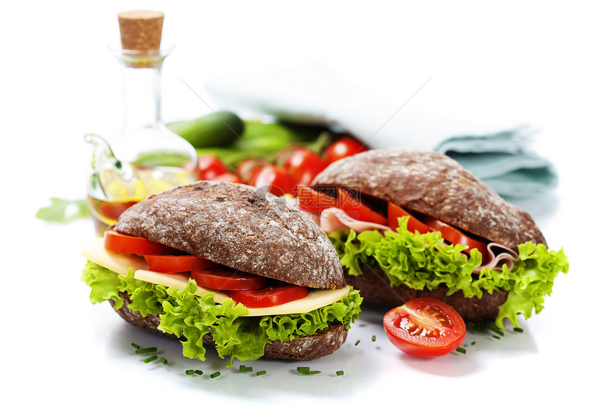 谷物面包三明治含火腿奶酪和新鲜蔬菜而不是白健康饮食概念图片