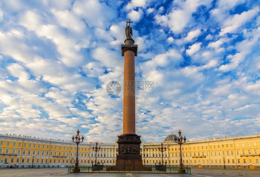 上午在俄罗斯圣彼得堡宫广场图片