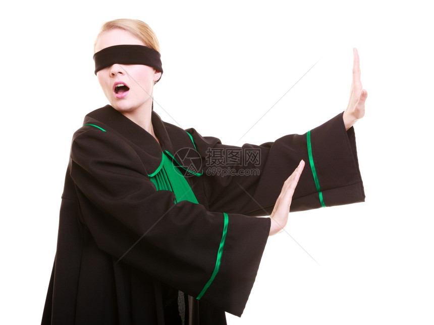 女律师身着经典美油波兰黑色绿袍蒙着眼睛被蒙上白色的眼罩图片