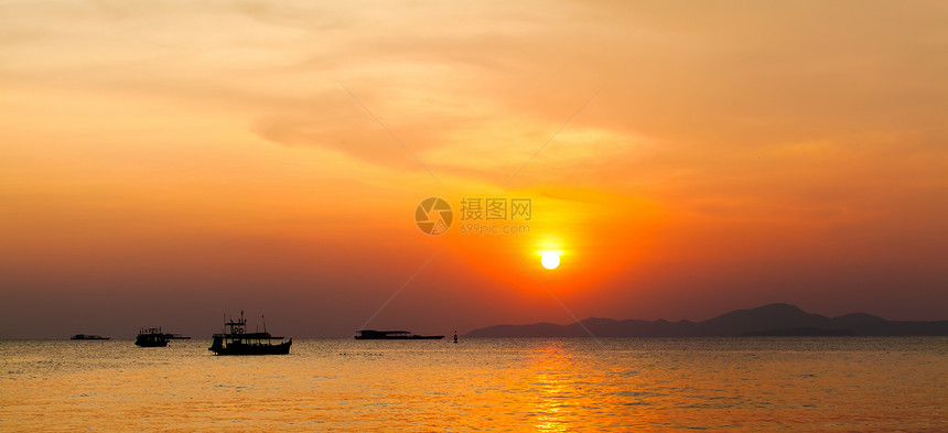 泰国日落船渔图片