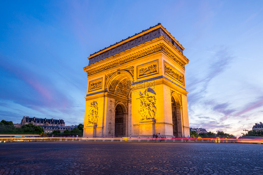 日落时的巴黎城市图片