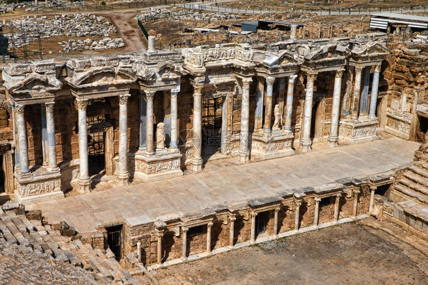 土耳其希拉波利斯古代剧院的废墟图片