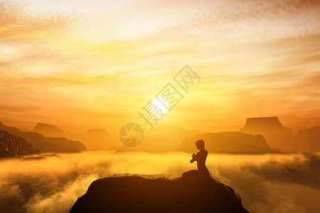 妇女坐瑜伽姿势落在日时云顶的山上背景图片