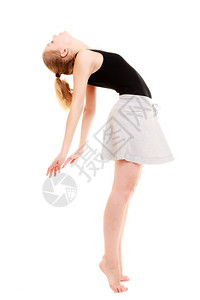 白色背景下表演舞蹈的女孩图片