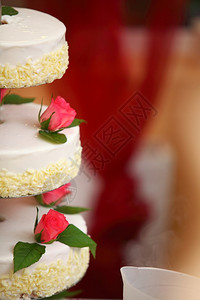 婚礼堂传统和装饰婚礼蛋糕图片