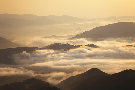 喀尔巴阡山脉脊全景图片