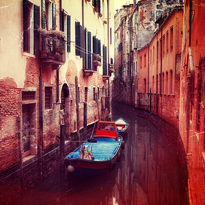 意大利威尼斯小运河的回流风格形象图片