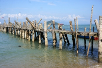旧码头马来西亚海岸朗卡维图片