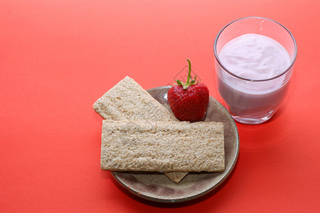 玉米面包小麦草莓冰淇淋高清图片