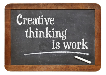 创意思维是工作创造力概念旧的黑板上文字图片
