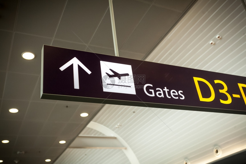 现代机场方向标志牌图片