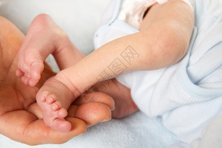 新生儿的脚足图片