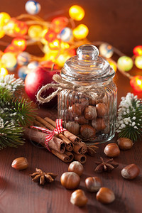 冬季装饰品香料肉桂圣诞树坚果灯图片