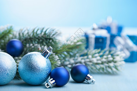 蓝色圣诞礼物和装饰图片