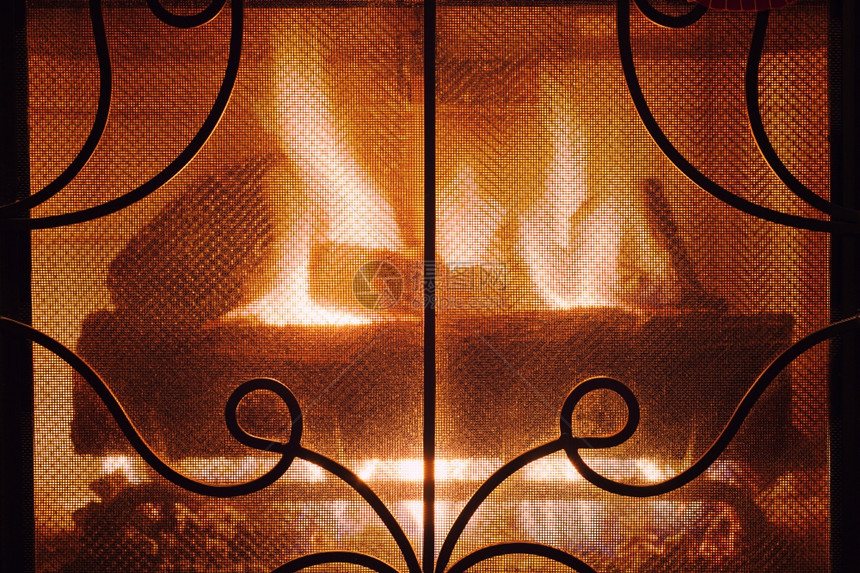 燃烧的壁炉图片