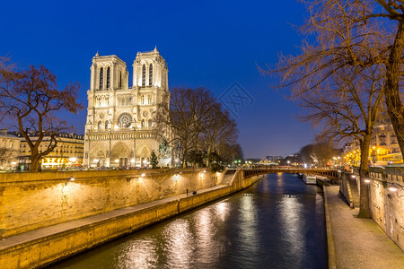 法国巴黎黄昏图片
