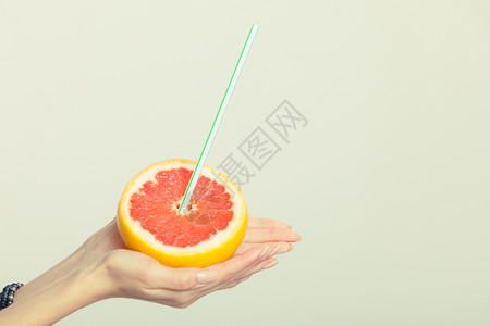 暑期健康水果饮料葡萄汁柑橘注意健康图片
