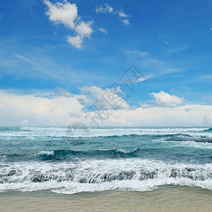 海中美丽的浪图片
