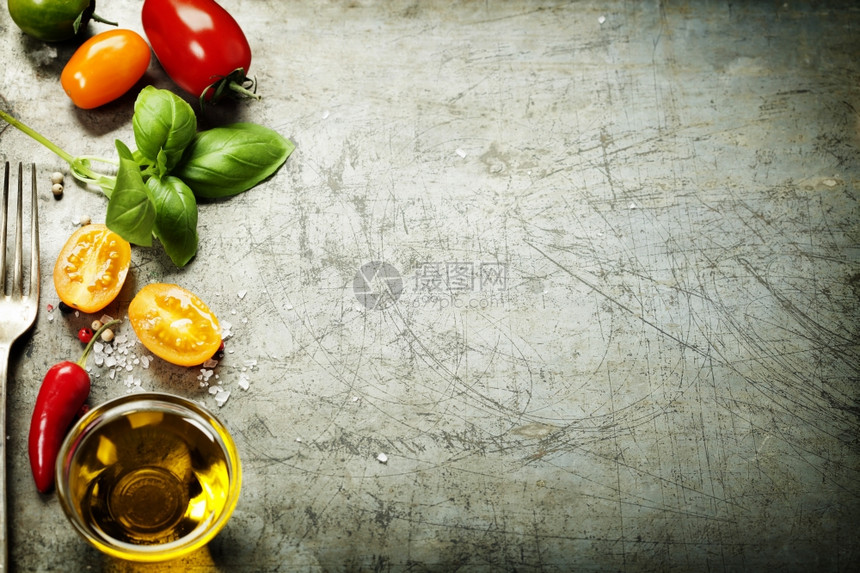 生锈背景的新鲜有机蔬菜黄麻大蒜橄榄油健康食品蔬菜用花园的新鲜收获图片