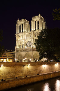 法国巴黎圣母角之夜图片