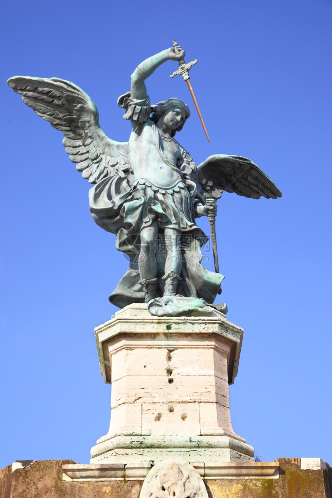 意大利罗马圣安吉洛山顶的迈克尔雕像图片