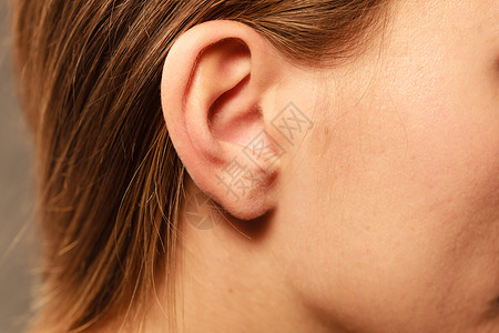 女耳头紧耳朵耳膜炎高清图片