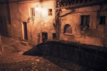 中世纪街道夜间图片
