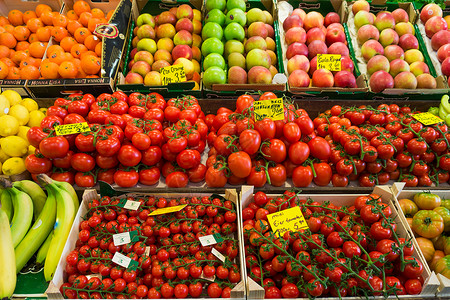 农民市场上的水果和蔬菜杂货店高清图片素材