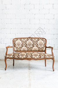 古典风格的棕色沙发图片