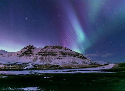 福尔柯克冰岛Kirkjufell北极光背景