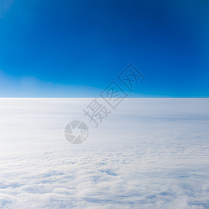 飞机窗口云层高度10公里图片