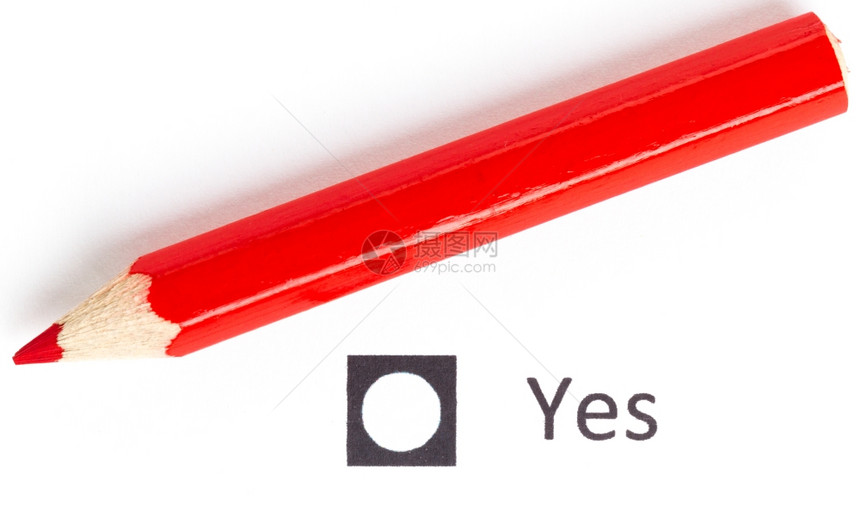 红铅笔在是或否之间选择投票图片