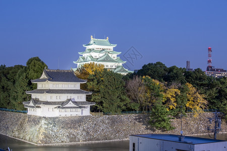 日本名古屋城堡日落图片