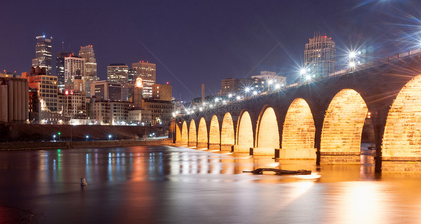 圣保罗明尼苏达的夜幕以石拱桥为主图片