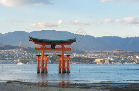 宫岛广日本著名的漂浮门背景图片