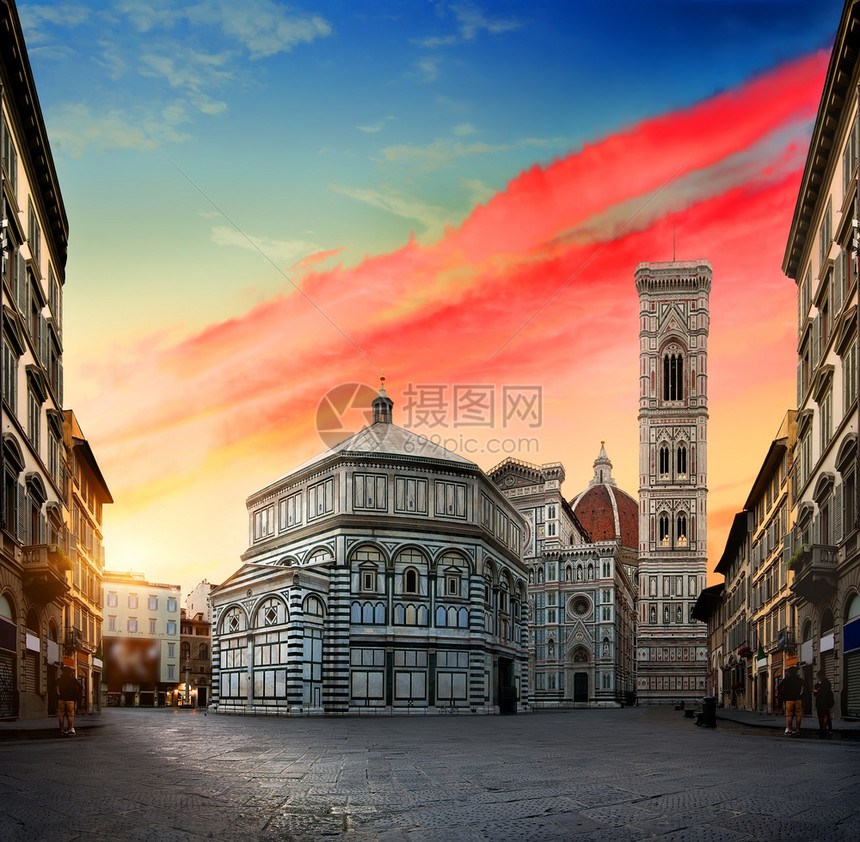 意大利佛罗伦萨SantaMariadelFiore的日出和教堂图片