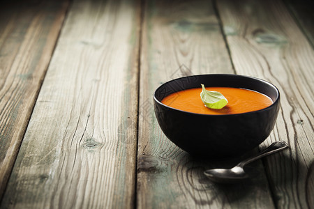 土制番茄汤或gazpacho图片