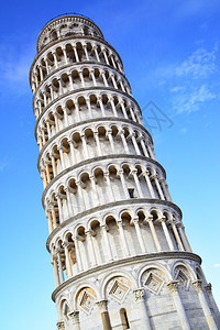意大利比萨的落叶塔对抗蓝天意大利背景图片