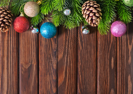 圣诞装饰在木制桌子上圣诞节背景高清图片