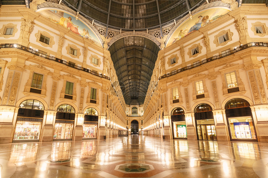 意大利米兰GalleriaVittorioEmanueleII意大利伦巴迪亚夜间图片
