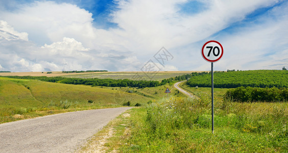 道路标志限制速度图片