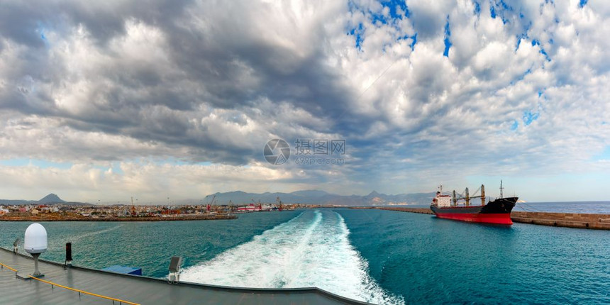 希腊克里特州拉利翁海港全景从上到希腊克里特州拉利翁港图片